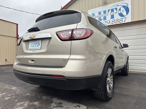 Used 2017 Chevrolet Traverse LT FWD image 27