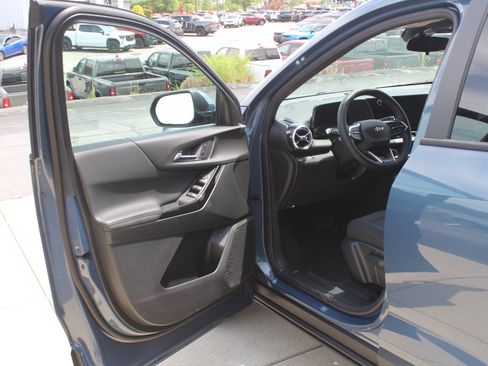 New 2026 Chevrolet Equinox LT FWD image 8