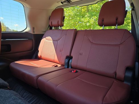 Certified 2019 Lexus LX 570 4WD image 12