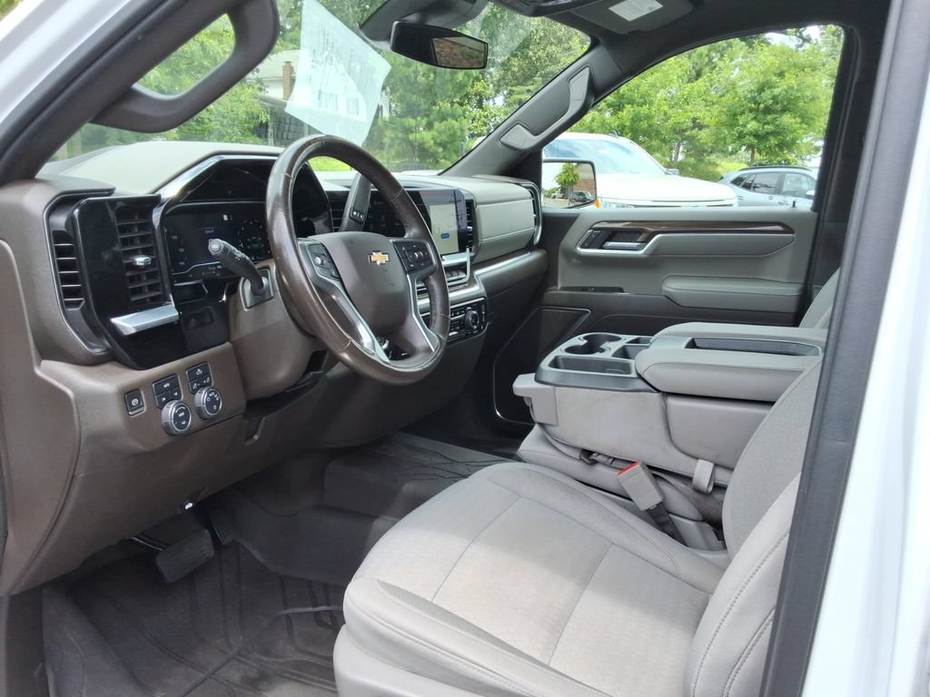 Used 2022 Chevrolet Silverado 1500 LT w/ Protection Package AWD/4WD image 22