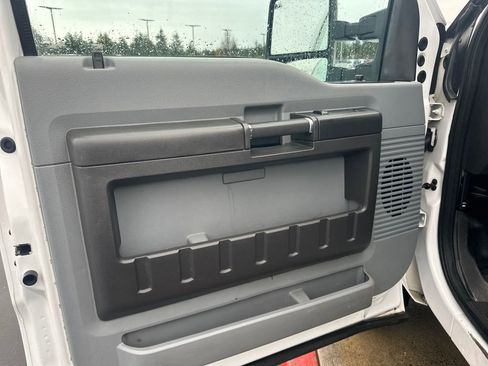 Used 2014 Ford F250 XL w/ Power Equipment Group image 10