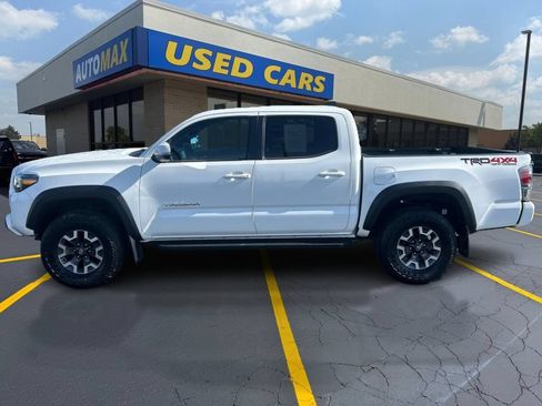Used 2023 Toyota Tacoma TRD Off-Road w/ TRD Premium Off Road Package AWD/4WD image 8
