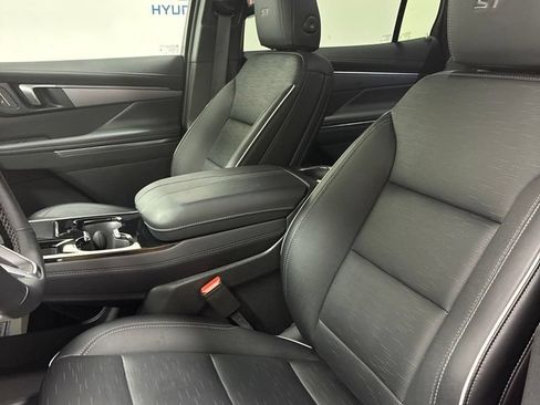 Used 2026 Buick Enclave Sport Touring FWD image 10