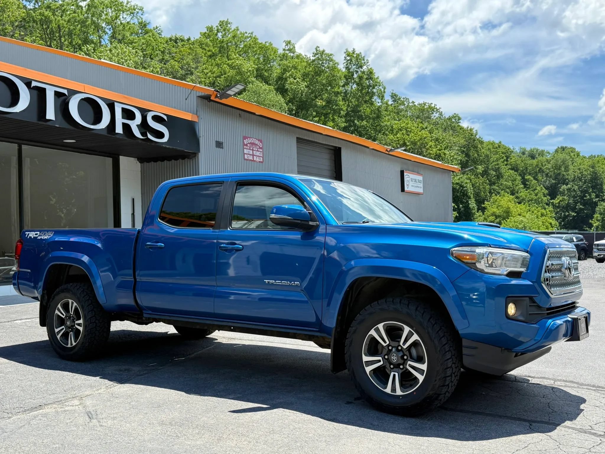 Used 2016 Toyota Tacoma TRD Sport w/ Towing Package AWD/4WD image 34