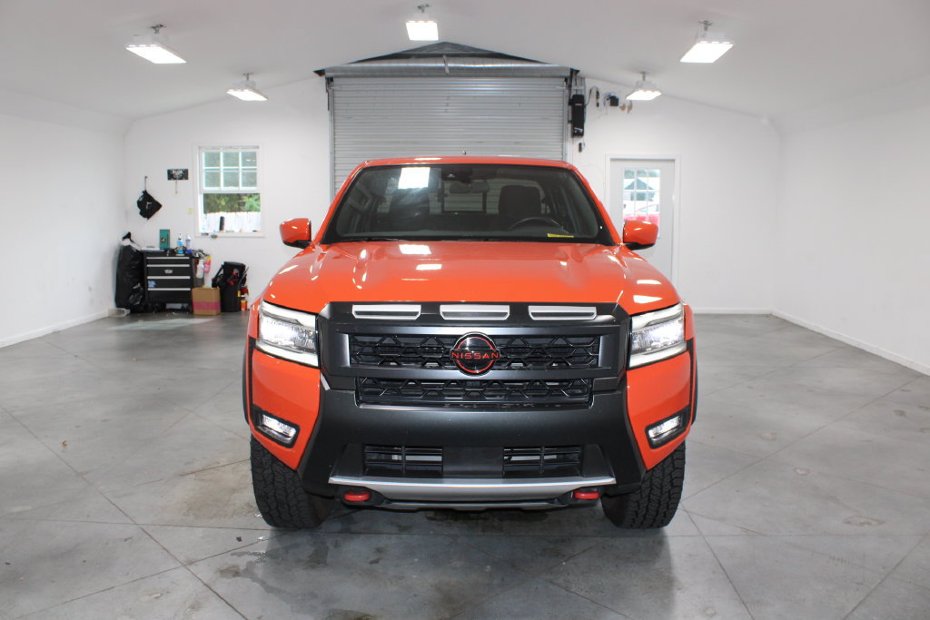Used 2025 Nissan Frontier PRO-4X AWD/4WD image 3