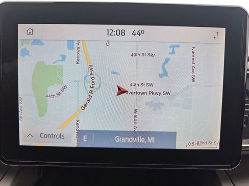 Used 2021 Ford Explorer XLT w/ Equipment Group 202A image 24