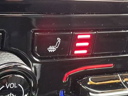 Used 2024 Jeep Grand Cherokee L Limited image 24