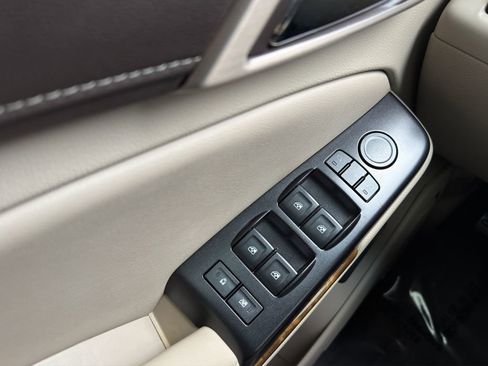 Used 2017 GMC Yukon Denali w/ Open Road Package image 11