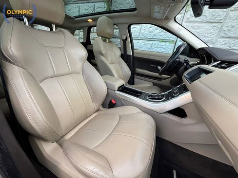 Used 2017 Land Rover Range Rover Evoque SE image 40