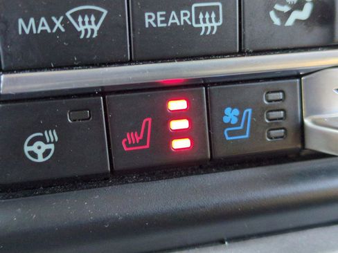 Used 2024 Ford Expedition Limited image 14