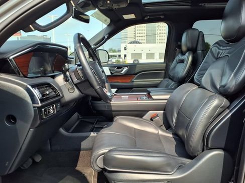 Certified 2024 Lincoln Navigator Reserve AWD/4WD image 4