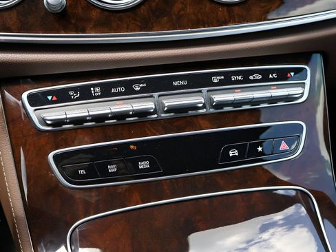 Used 2023 Mercedes-Benz E 450 4MATIC Sedan image 27
