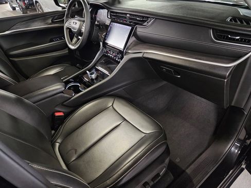 Used 2023 Jeep Grand Cherokee L Limited image 20