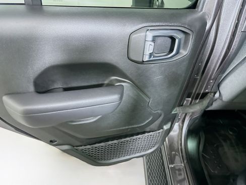 Used 2024 Jeep Wrangler Willys image 25