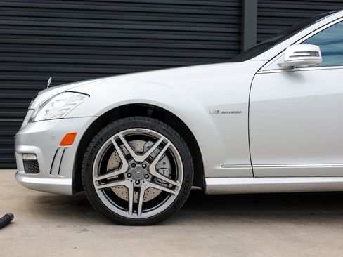 Used 2012 Mercedes-Benz S 63 AMG image 11
