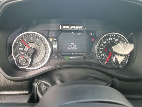 Used 2025 RAM 1500 Laramie AWD/4WD image 16
