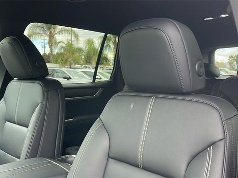 New 2026 GMC Acadia Elevation image 13