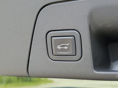 Used 2023 Buick Envision Avenir AWD/4WD image 10