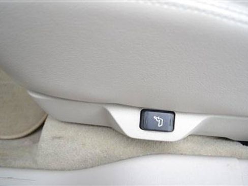 Used 2011 Lincoln MKT AWD w/ 101A Rapid Spec Order Code image 27