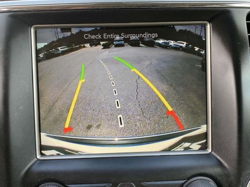 Used 2017 Jeep Grand Cherokee Overland w/ Jeep Active Safety Group image 17