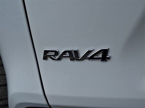 Used 2024 Toyota RAV4 XLE image 30