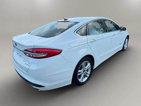Used 2019 Ford Fusion SE FWD image 6