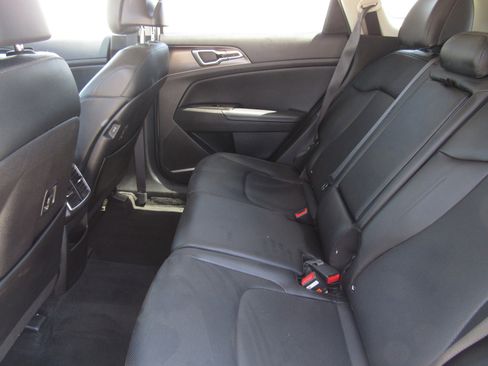 Used 2023 Kia Sportage EX image 14