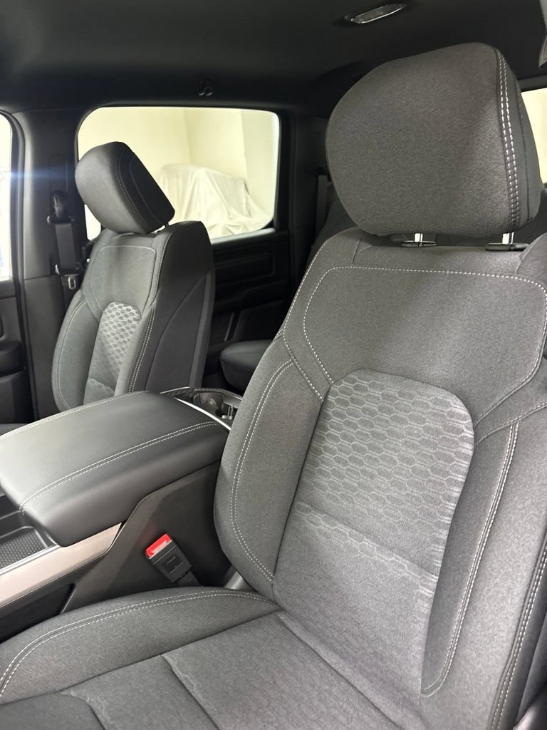 New 2026 RAM 1500 Express AWD/4WD image 16