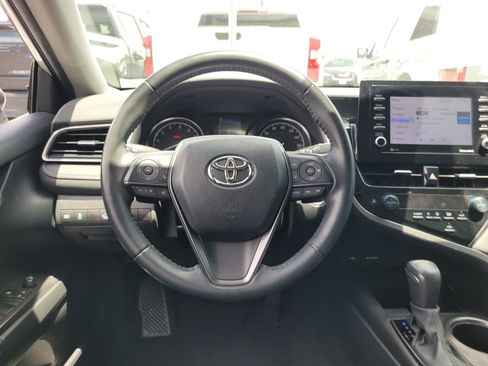 Used 2023 Toyota Camry SE w/ Convenience Package FWD image 16