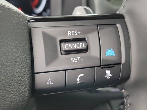 Certified 2025 Nissan Rogue SL FWD image 27