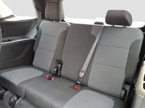 Used 2020 Chevrolet Traverse LT FWD image 15