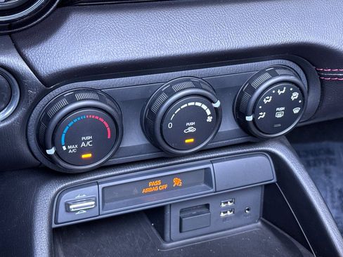 Used 2017 MAZDA MX-5 Miata RF Club image 17