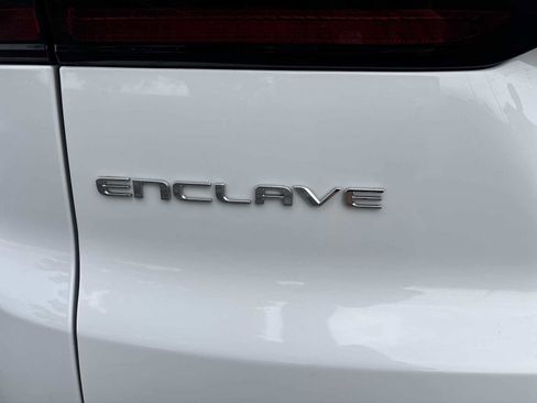 Used 2025 Buick Enclave Preferred AWD/4WD image 33