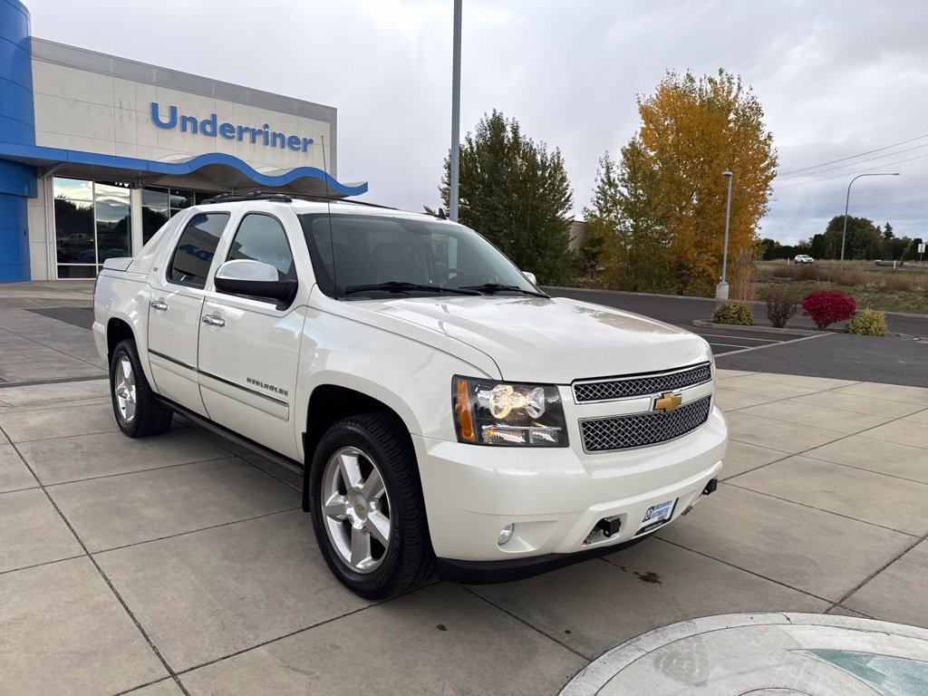 Used 2012 Chevrolet Avalanche LTZ AWD/4WD image 2