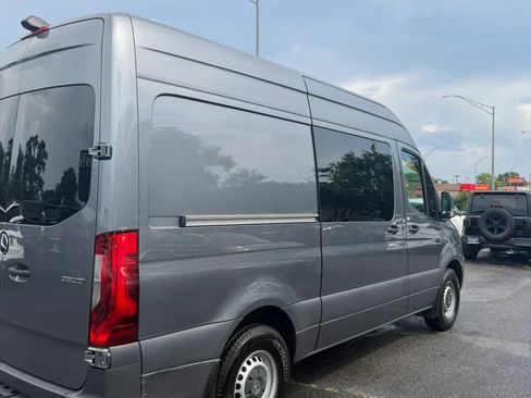 Used 2024 Mercedes-Benz Sprinter 2500 image 5