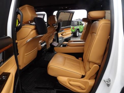 Used 2022 Jeep Grand Wagoneer Series III w/ Rear Seat Video Group 1 image 32