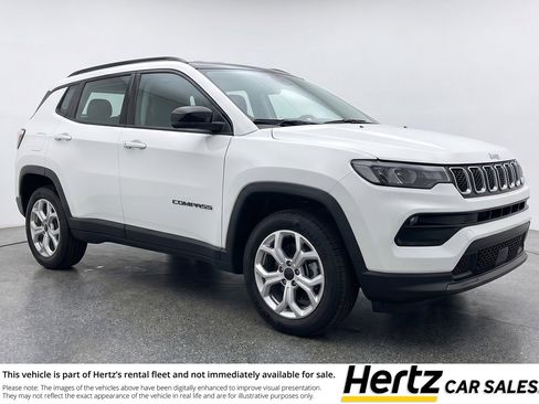 Used 2025 Jeep Compass Latitude AWD/4WD image 1