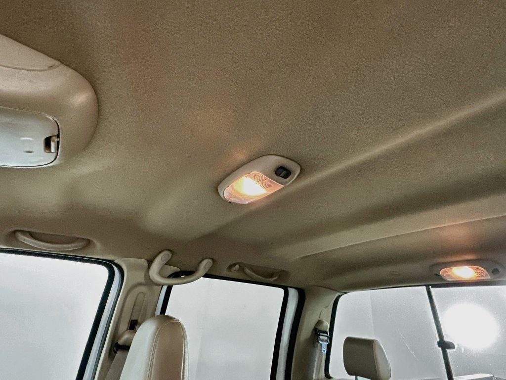 Used 2004 Ford F350 Lariat AWD/4WD image 21