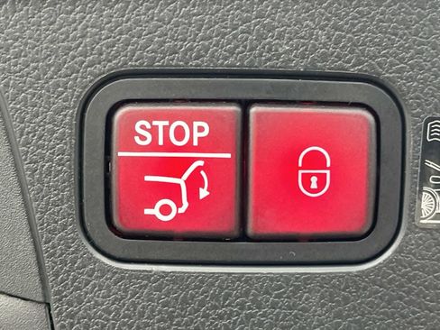 Certified 2025 Mercedes-Benz GLE 450 4MATIC Coupe image 11