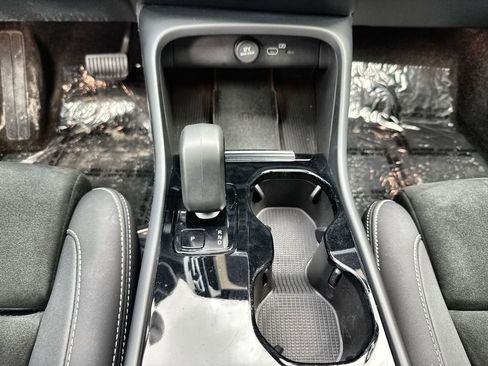 Used 2023 Volvo XC40 Recharge Plus AWD/4WD image 21
