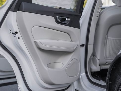 New 2026 Volvo XC60 B5 Ultra w/ Protection Package Premier image 35