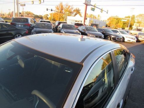 Used 2018 Honda Civic LX image 4