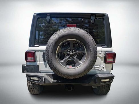 Used 2025 Jeep Wrangler Sport AWD/4WD image 4
