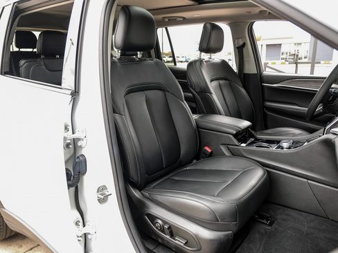 Used 2023 Jeep Grand Cherokee L Limited image 46