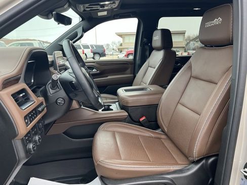 Used 2024 Chevrolet Suburban High Country image 21
