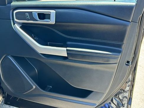 Certified 2022 Ford Explorer XLT RWD image 10