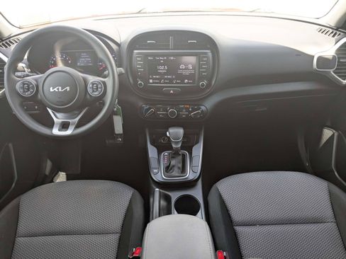 Used 2022 Kia Soul LX FWD image 16