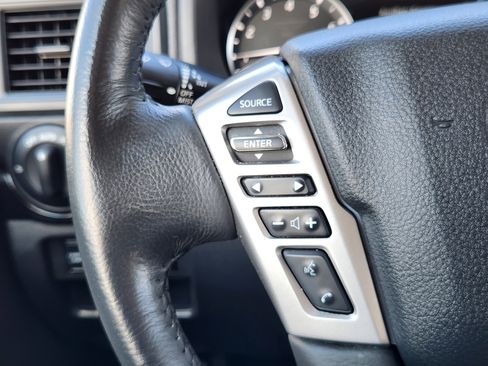 Used 2024 Nissan Titan SV w/ SV Convenience Package image 15