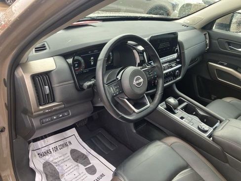 Used 2024 Nissan Pathfinder Platinum w/ Cargo Package AWD/4WD image 16