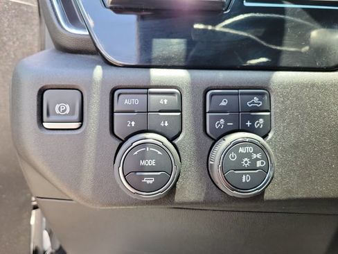 Certified 2025 Chevrolet Silverado 1500 High Country w/ High Country Premium Package AWD/4WD image 26